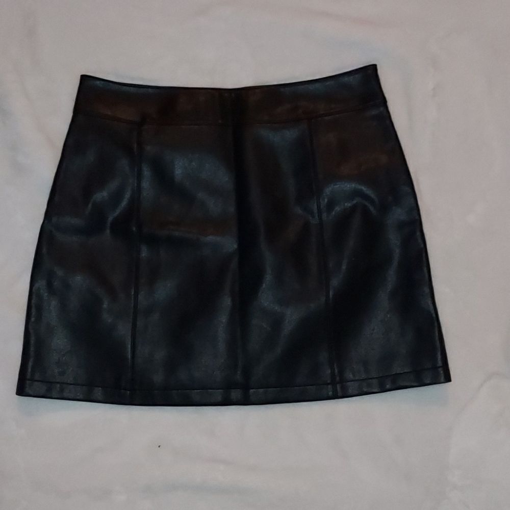 Forever 21 Faux Leather Skirt L